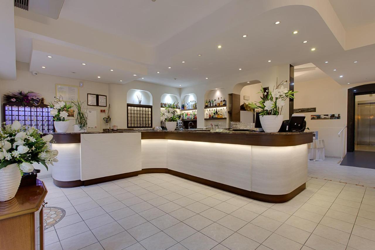 Hotel Anthos Cesenatico Exterior photo