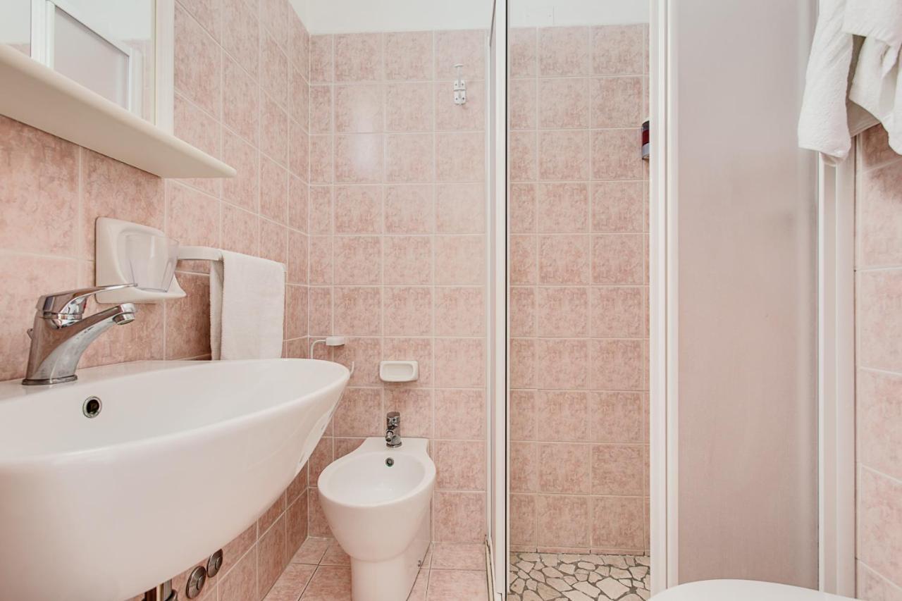 Hotel Anthos Cesenatico Exterior photo