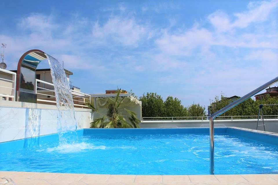 Hotel Anthos Cesenatico Exterior photo